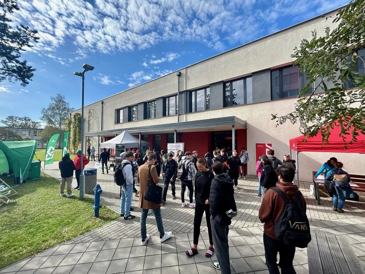 Job Days na VŠTE: Studenti se setkají s firmami a získají praxi už během studia