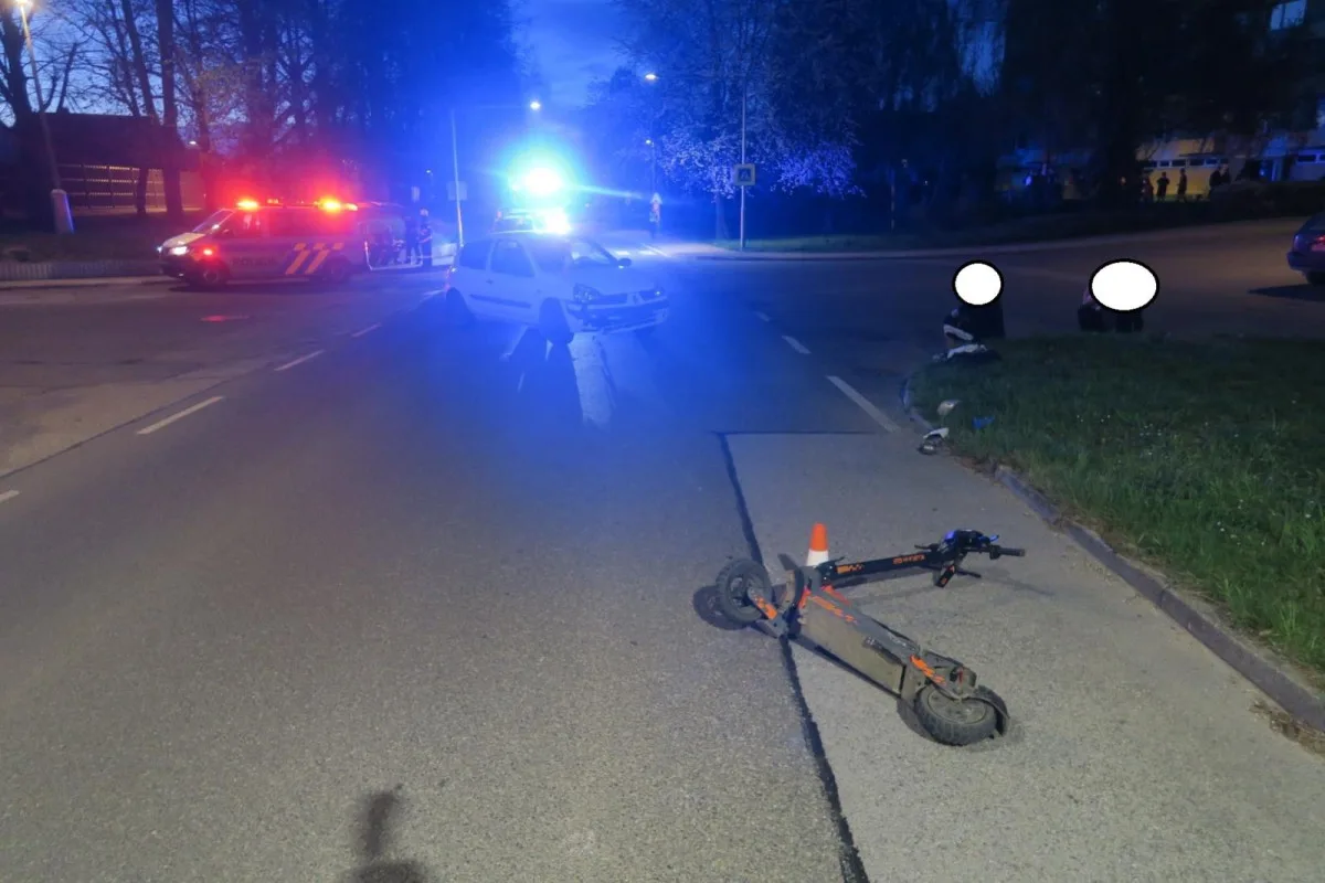 Ve Vodňanech se střetlo auto s koloběžkářem, zraněného mladíka transportoval do nemocnice vrtulník