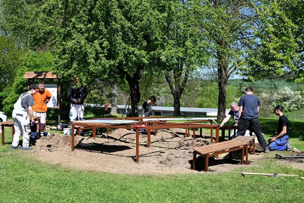 Žáci čtyř středních píseckých škol vybudovali vlastní studentský park
