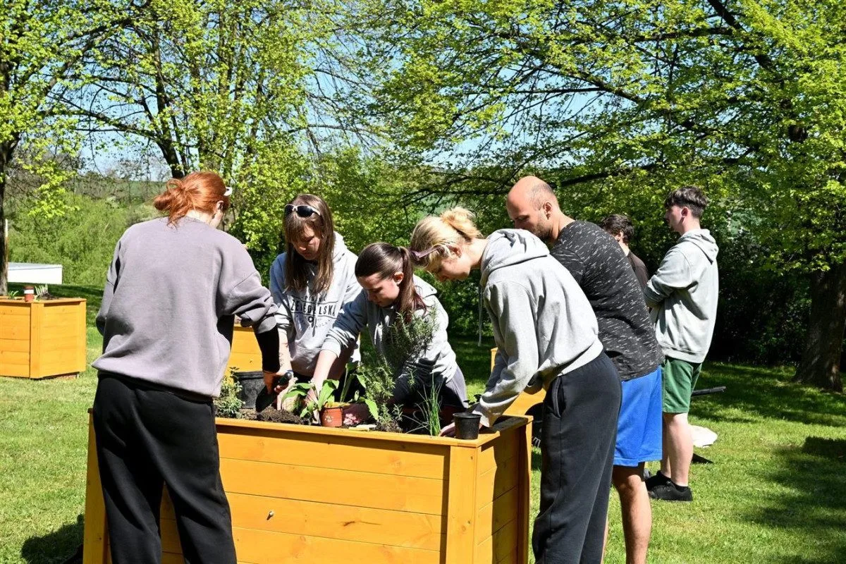 Žáci čtyř středních píseckých škol vybudovali vlastní studentský park