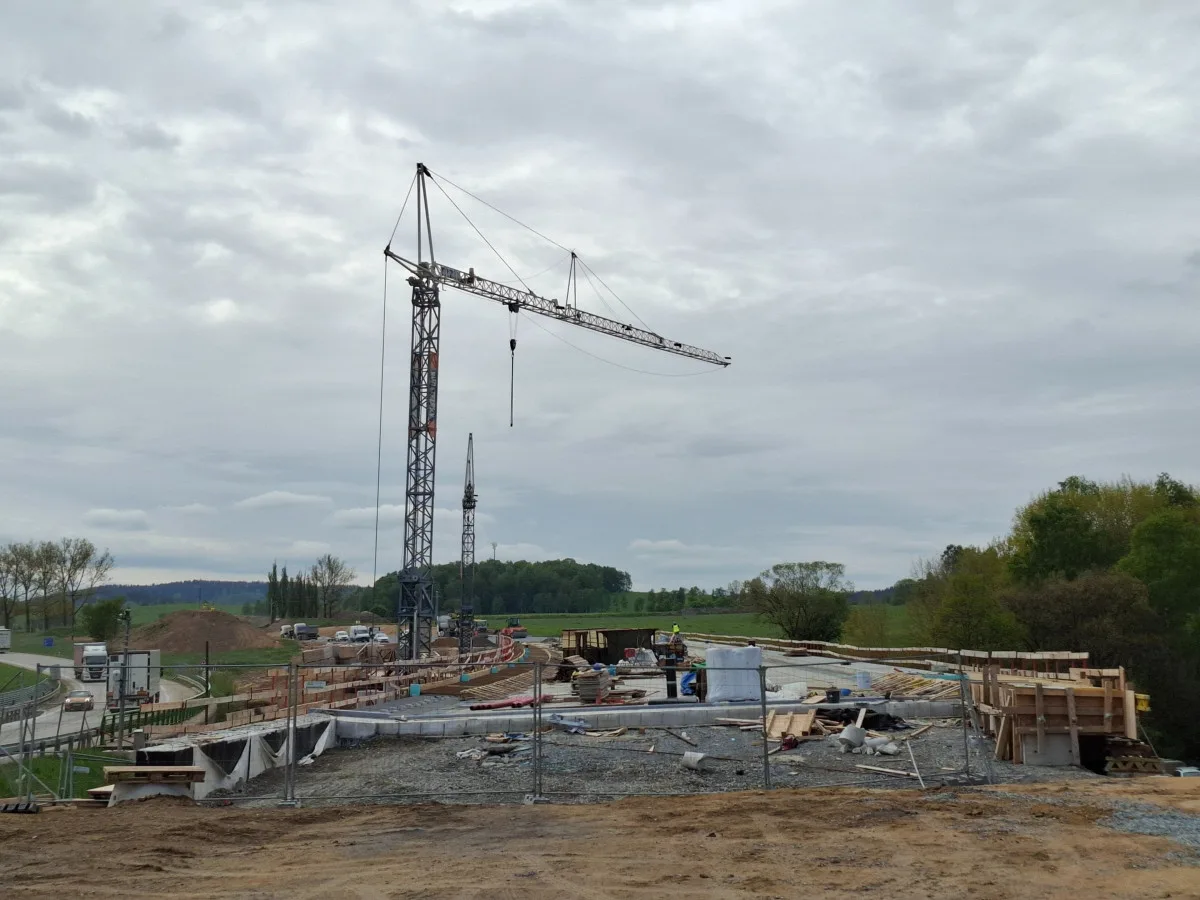 Řidiči od pondělí neodbočí ze silnice I/3 u Dolního Dvořiště na Vyšší Brod. Musí objížďkou