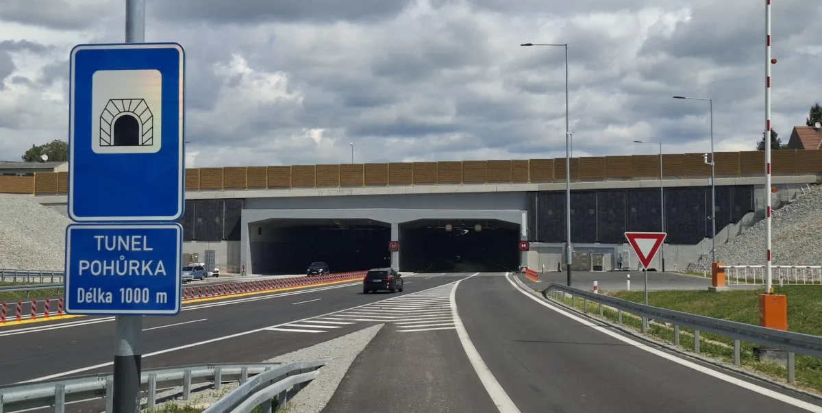 V tunelu Pohůrka se bude čistit a kontrolovat technika, počítejte s uzavírkami
