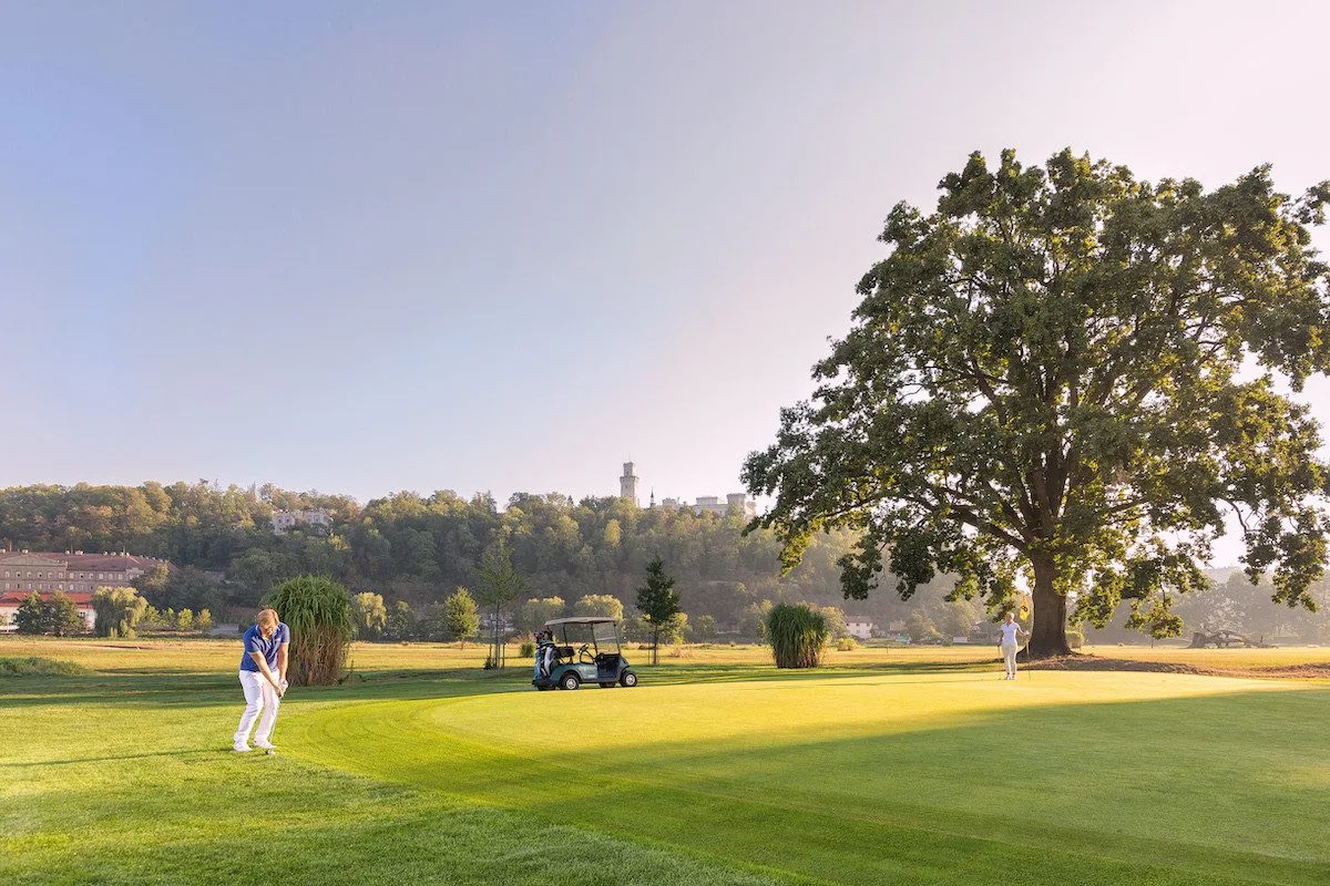 Divadelní Green spojí golfový turnaj a kulturní zážitky na Hluboké Perex: