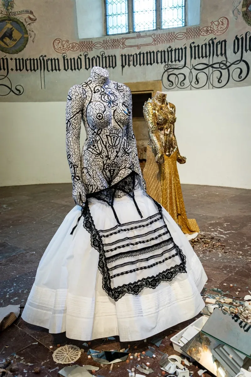 Strakonické muzeum otevírá letní výstavy malby a mozaiky