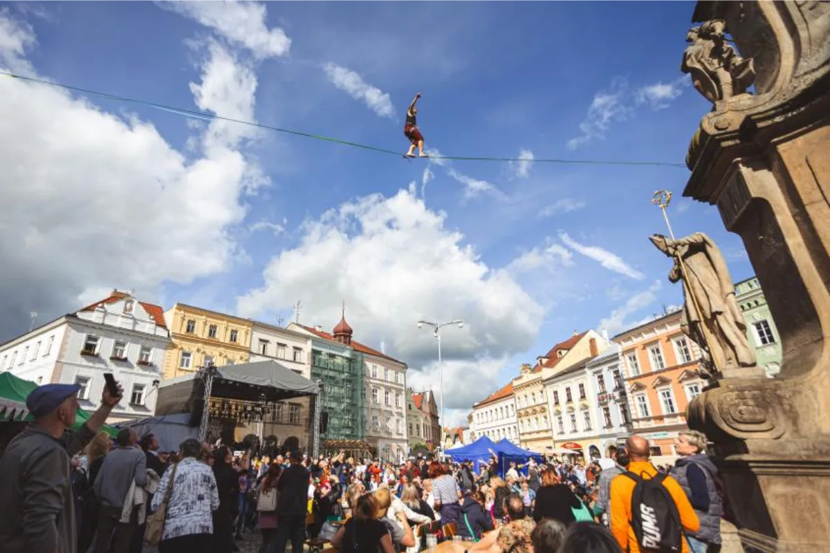Kulturní tipy: Užijte si slavnosti Jindřichova Hradce, noční hvězdárnu i letnice