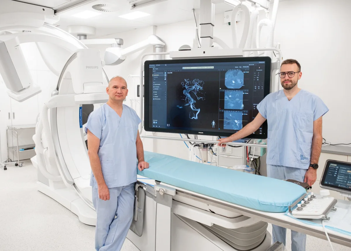 Průlomový zákrok v Budějovicích. Stent zachránil pacienta s výdutí mozkové tepny