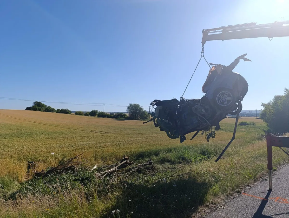 Tragická nehoda v Táboře. Auto havarovalo a začalo hořet, řidič zemřel