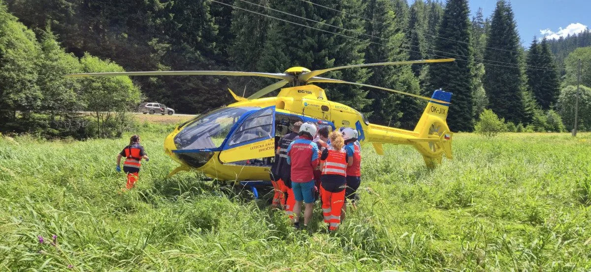 Na Šumavě havaroval motorkář, zasahovala Horská služba i vrtulník