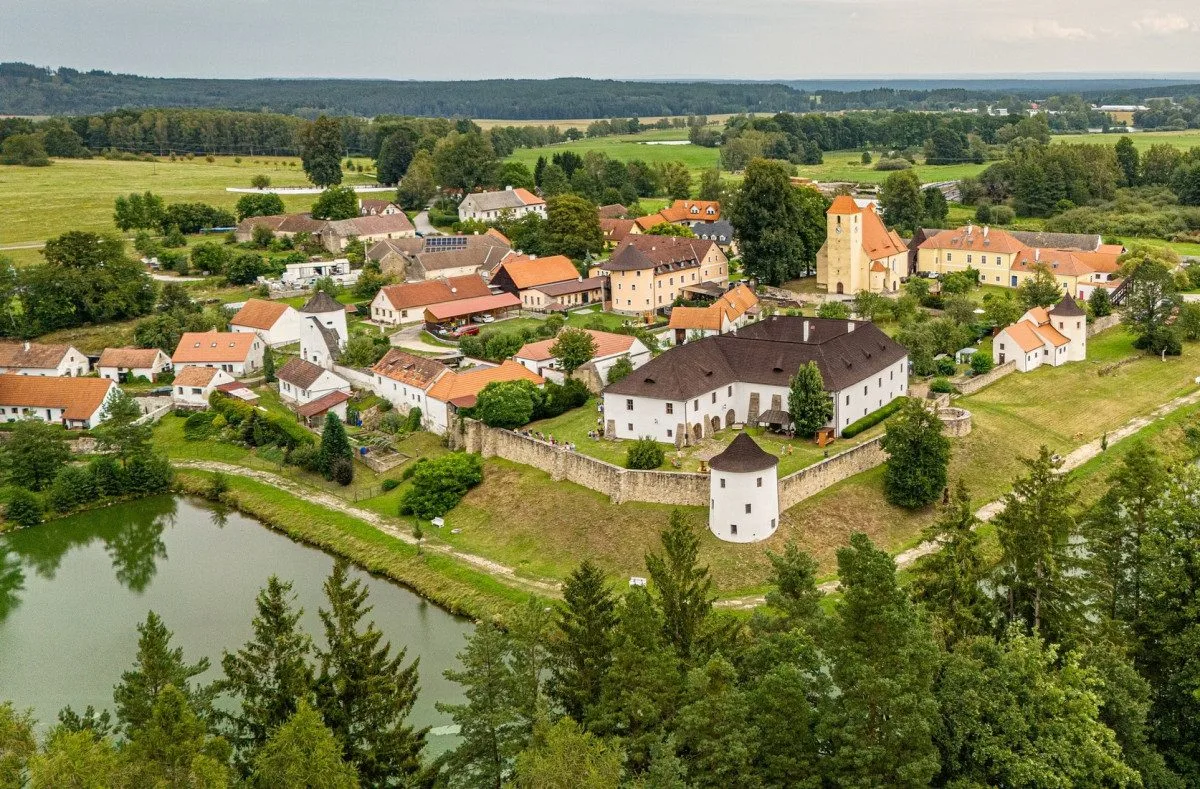 Jihočeská tvrz Žumberk ožije letní řemeslnou slavností