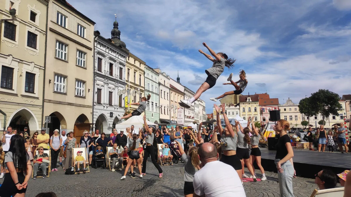 FOTO: Ulice Budějc rozzářily barvy festivalu Město lidem, lidé městu