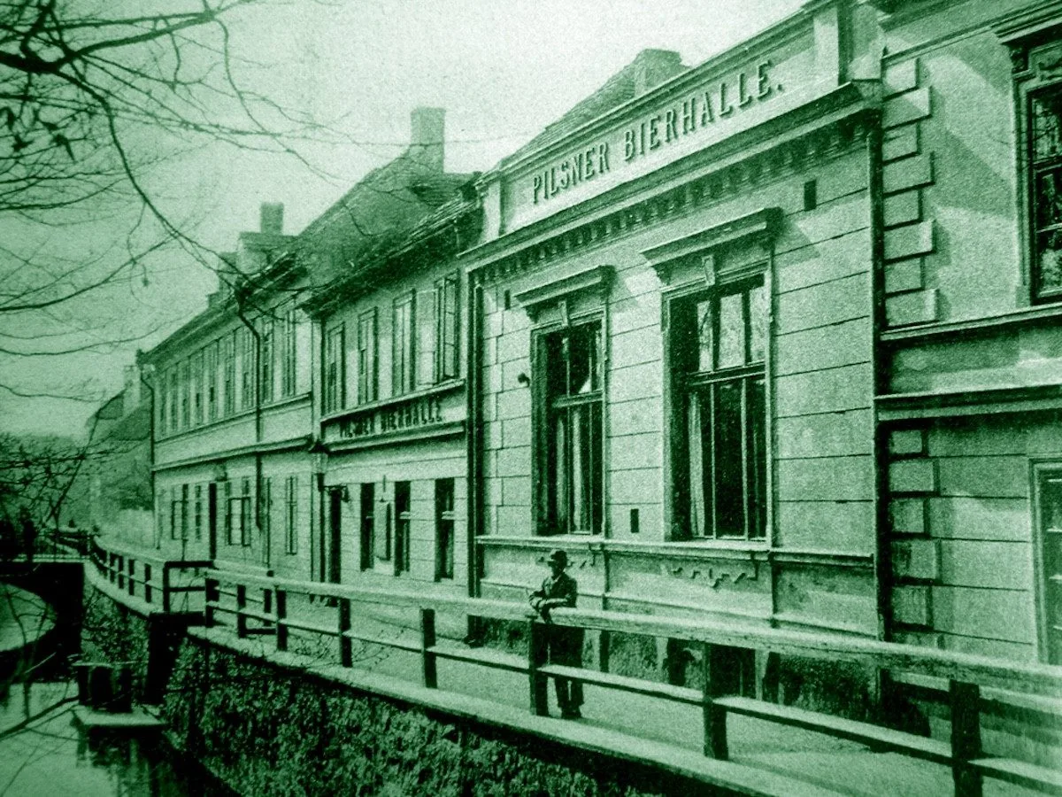 DRBNA HISTORIČKA: Od Plzeňské pivnice po loutkové divadlo. Dům u Mlýnské stoky měnil tváře i majitele