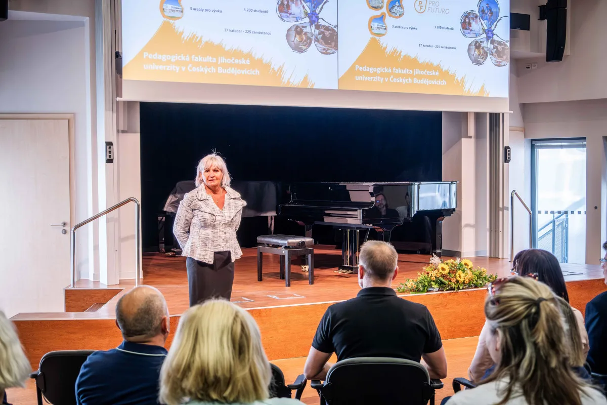 Pedagogická fakulta Jihočeské univerzity zahájí akademický rok v novém