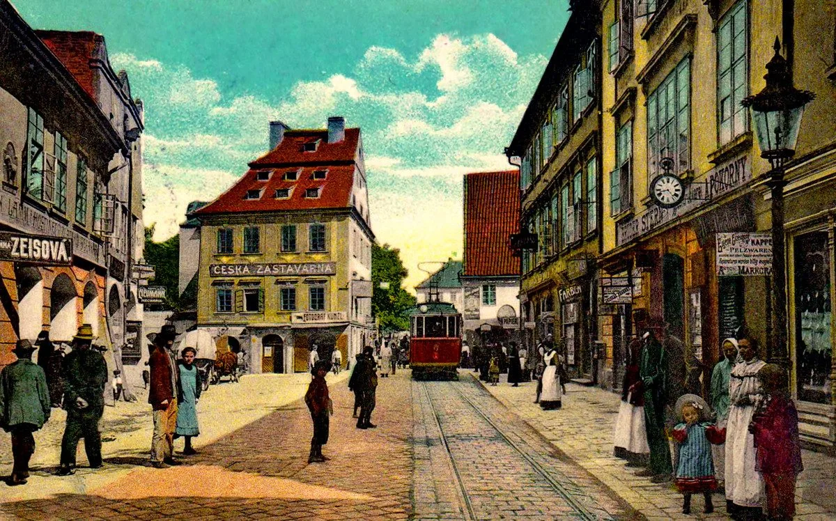 DRBNA HISTORIČKA: Jak se v Budějcích slavilo svatého Václava. Lampionový průvod obešel půl města