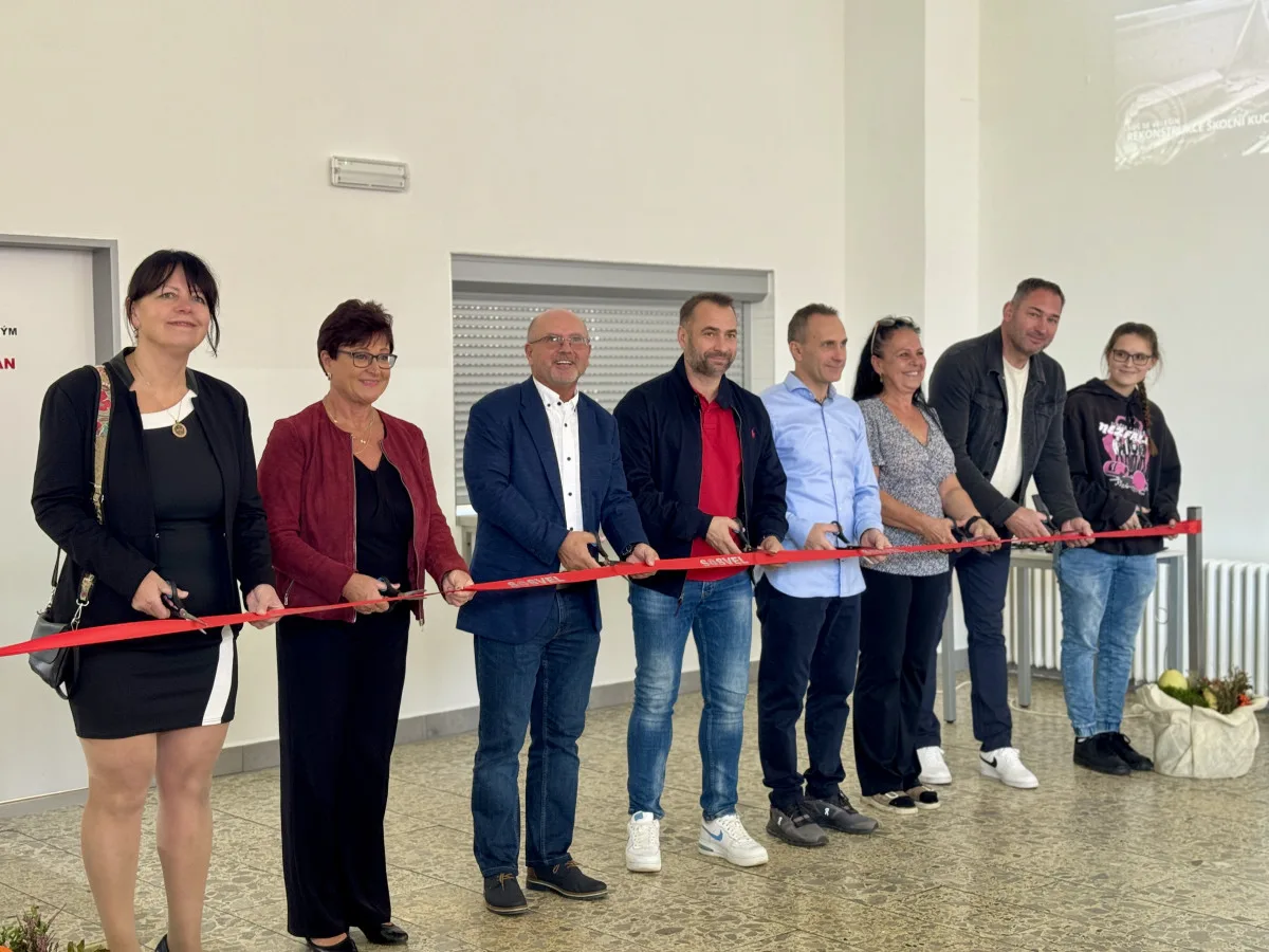 Ve Velešíně otevřeli novou jídelnu. Škola láká na moderní zázemí a kvalitní vzdělání