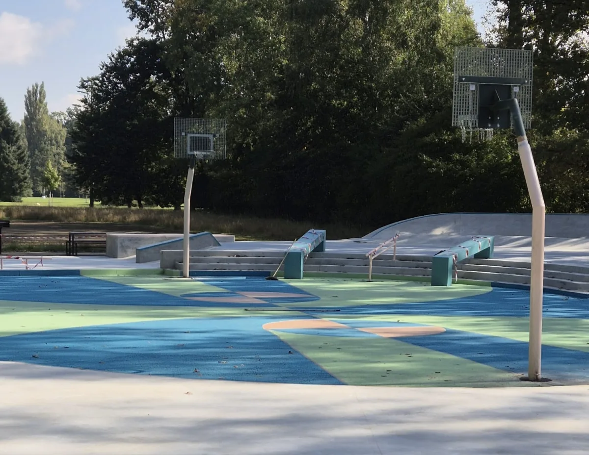 Skatepark ve Stromovce je hotový, nabídne místo pro sport i odpočinek