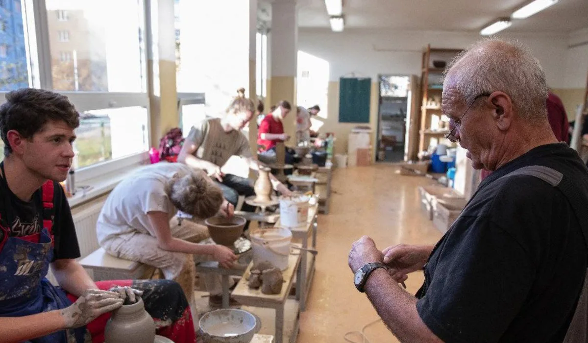 Střední uměleckoprůmyslová škola Bechyně je škola s bohatou historií i současností.