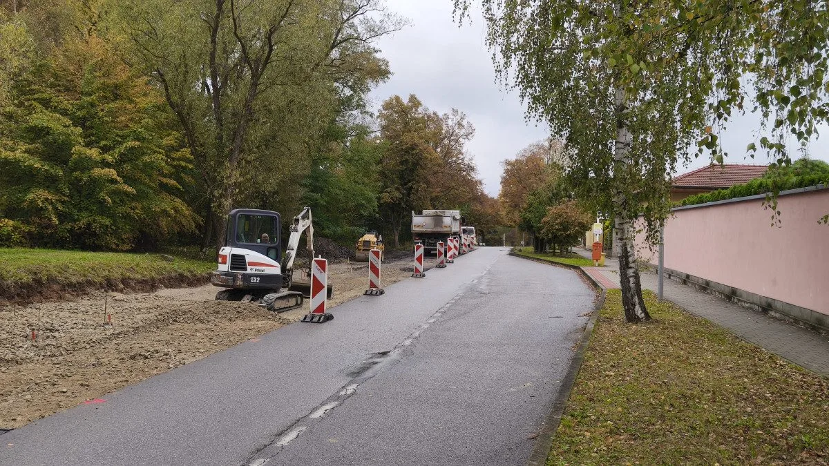 Lampy vysoké 4 metry? V Litvínovicích kvůli tomu museli jednat s leteckou bezpečností