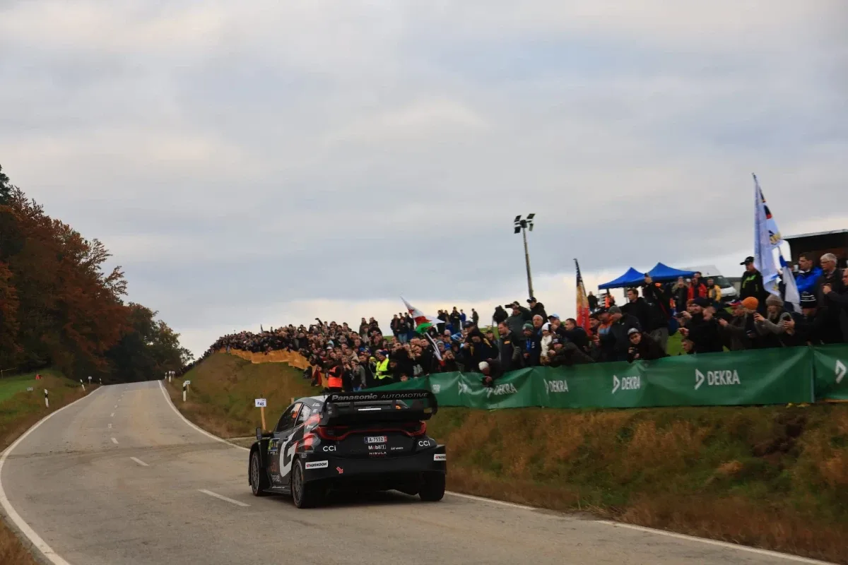 Rovanperä míří za vítězstvím ve Středoevropské rallye, Ogiera zbrzdila havárie