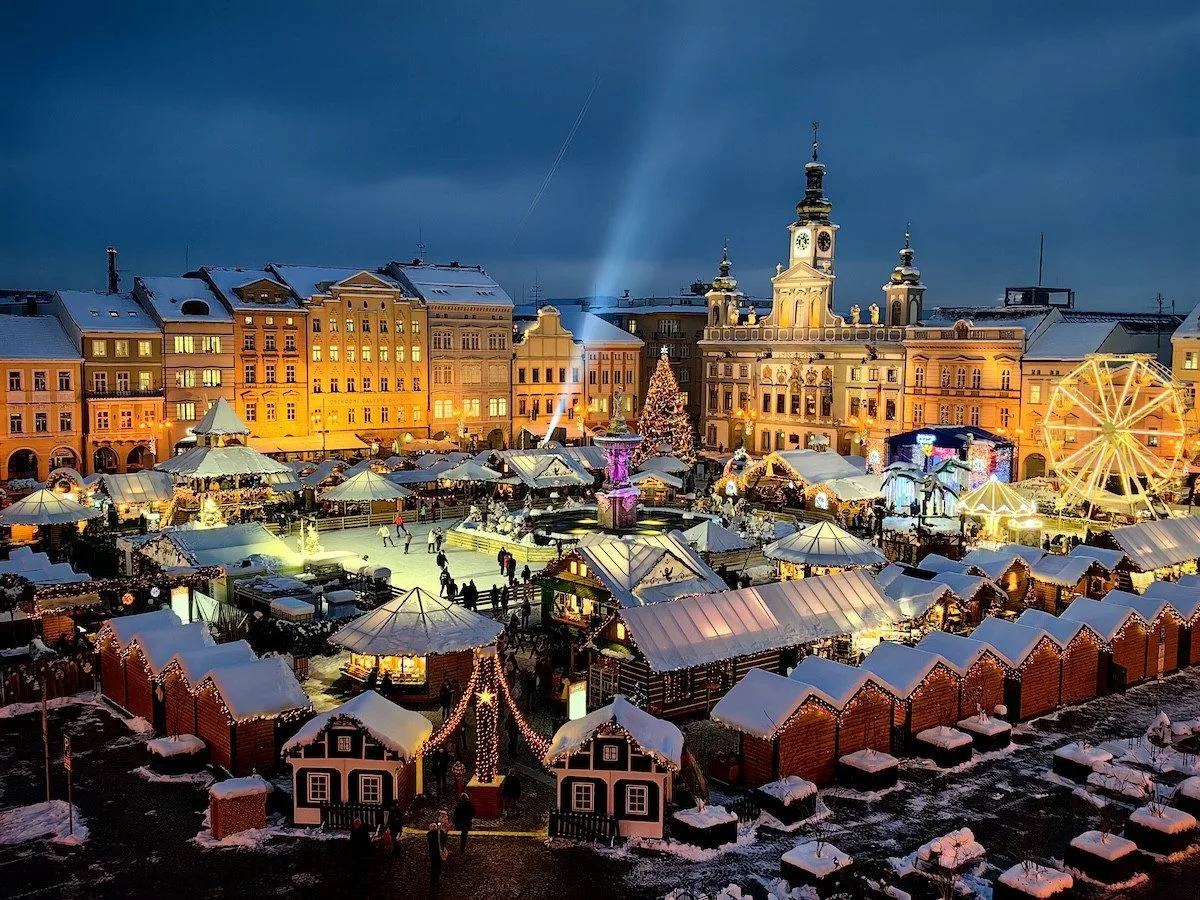 Advent v Budějovicích přinese gastronomii, dřevěnou Popelku i kouzelnou atmosféru.
