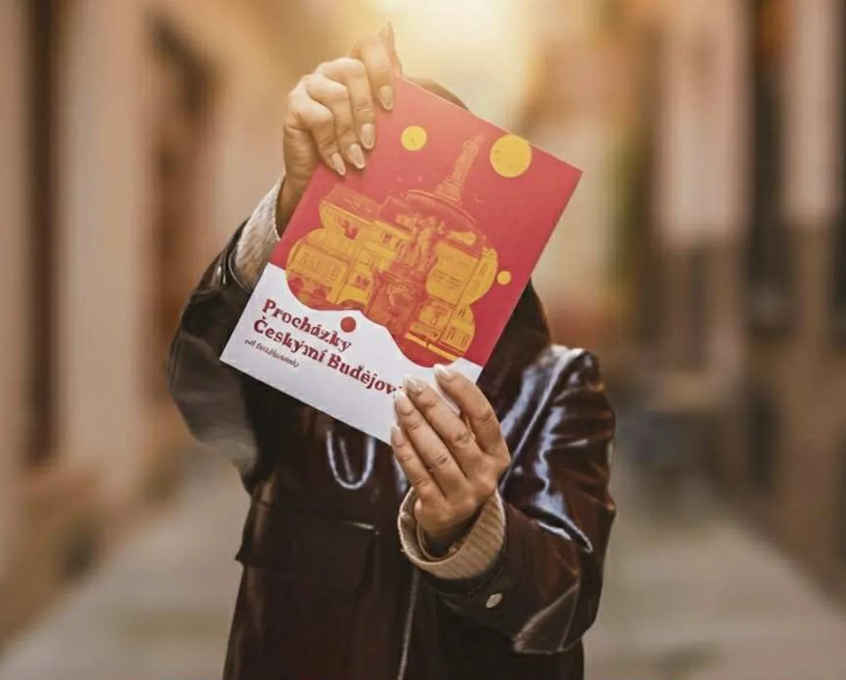 Budějčanda vydává knížku. Přijďte na autogramiádu do IGY