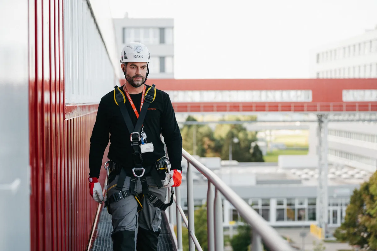 Původně dělal Martin Štěch zahradníka. Přes lešenářskou praxi v Německu se pak dostal do Jaderné elektrárny Temelín