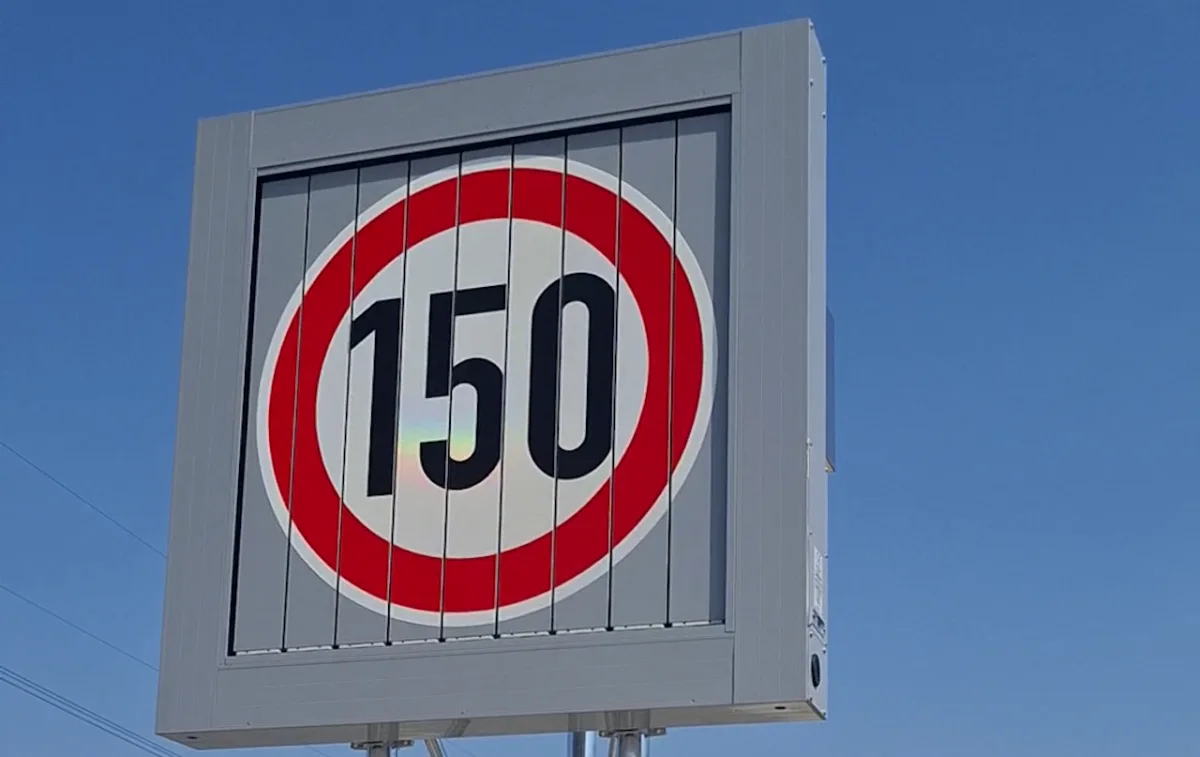 Za měsíc, kdy se smí na D3 jezdit rychlostí až 150 km/h, se nestala vážná nehoda