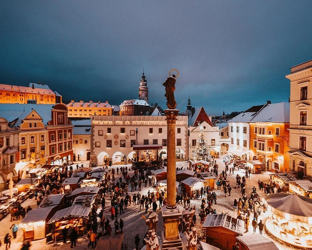 Vánoční čas rozzáří tisíce světýlek. Adventní atmosféru nabídnou města, zámky i zoo