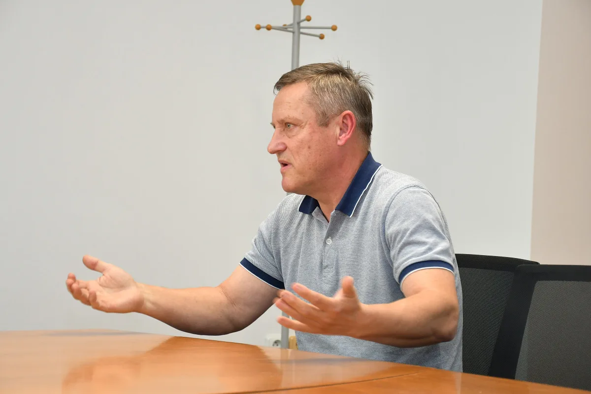 Kraj s městem získal vliv v akademii Dynama. Klub po měsících ustoupil jejich požadavkům