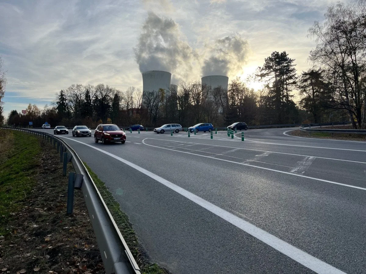 Riziková křižovatka u Temelína je minulostí. Energetici ji nechali upravit