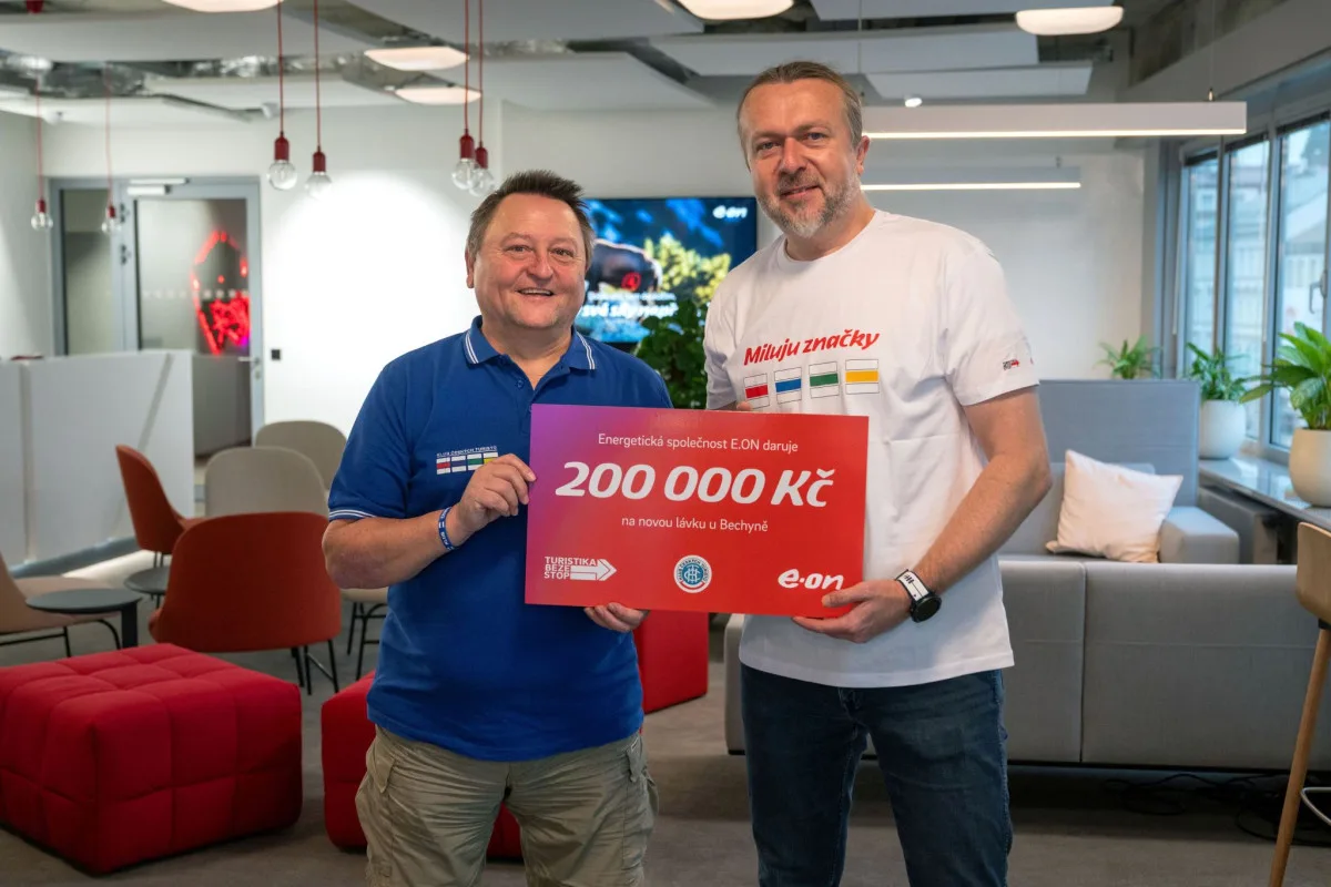 E.ON podpořil obnovu visuté lávky u Bechyně částkou 200 000 korun
