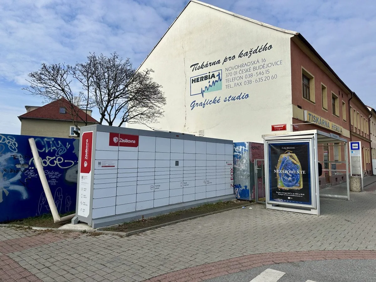 Trojice vykrádala výdejní boxy. Škoda přesahuje stovky tisíc / ilustrační foto