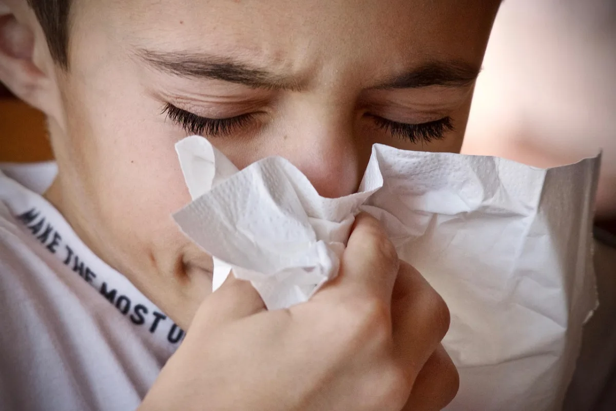 Dětem pod 15 let vstup zakázán. Nemocnice omezuje návštěvy kvůli vysoké nemocnosti