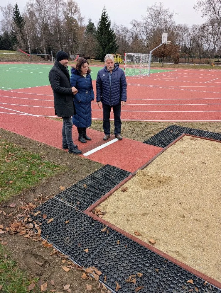 Grünwaldovka má opravené hřiště. Veřejnost ho vyzkouší na jaře