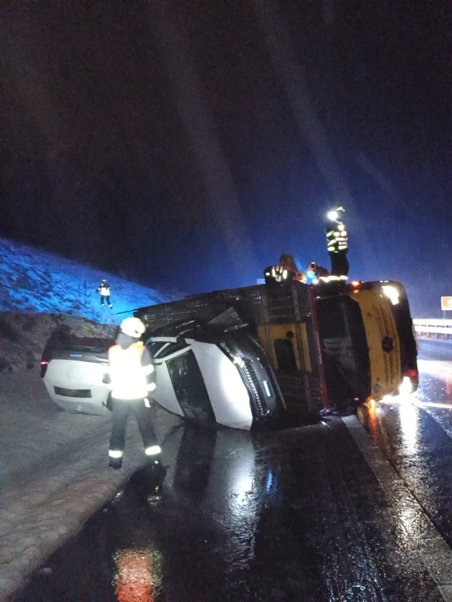 Ledovka jih Čech ochromila jen místy. Nejvážnější nehoda se stala na D3