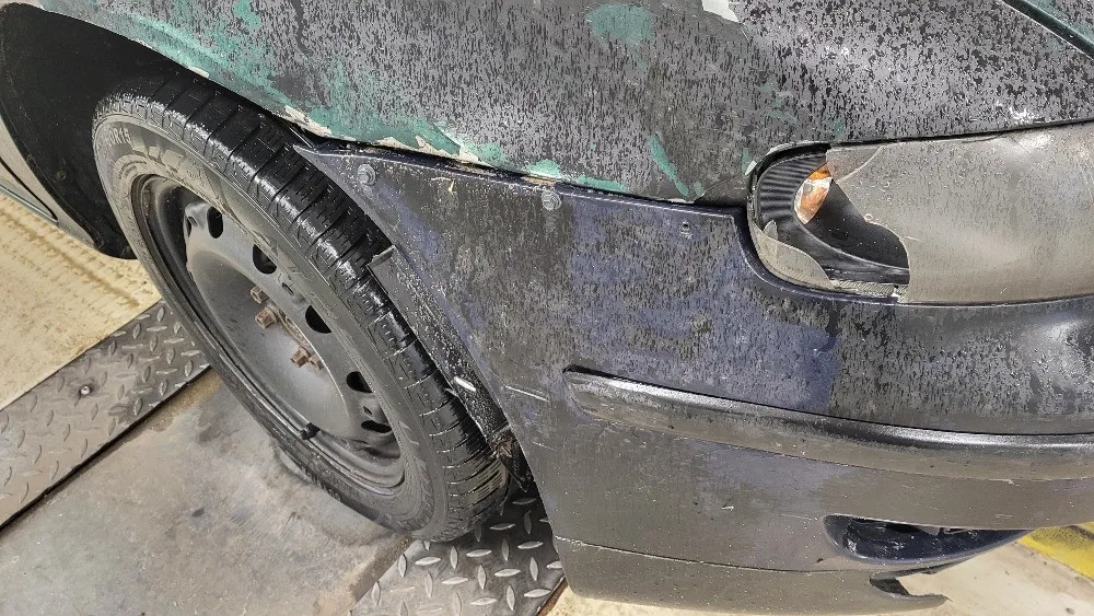 Policisté v Jindřichově Hradci zastavili pojízdný vrak. Kontrola odhalila 21 závad