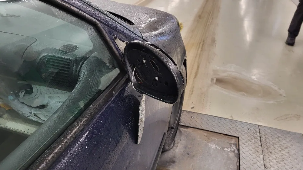 Policisté v Jindřichově Hradci zastavili pojízdný vrak. Kontrola odhalila 21 závad