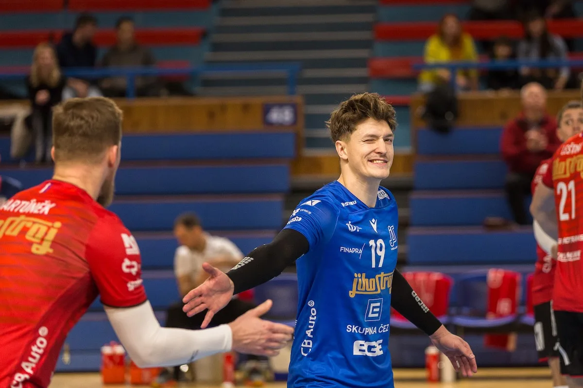 Jihostroj zve na valentýnský zápas. Soutěžte o vstupenky zdarma