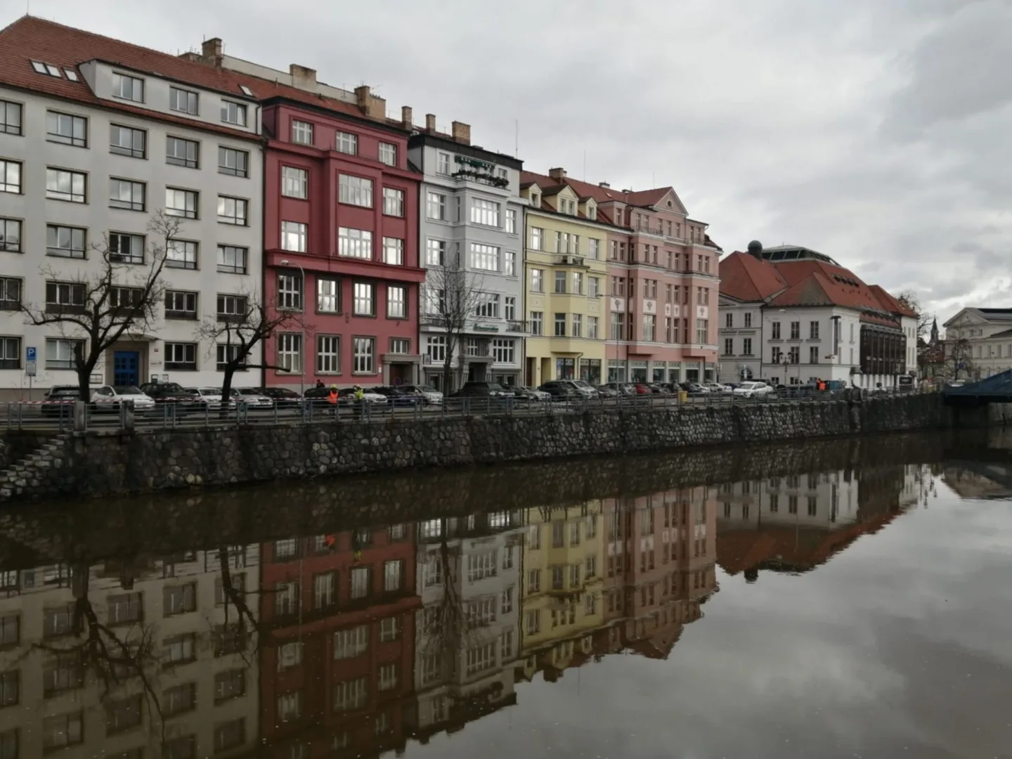 Stromy u Malše padly. Ustupují nové náplavce