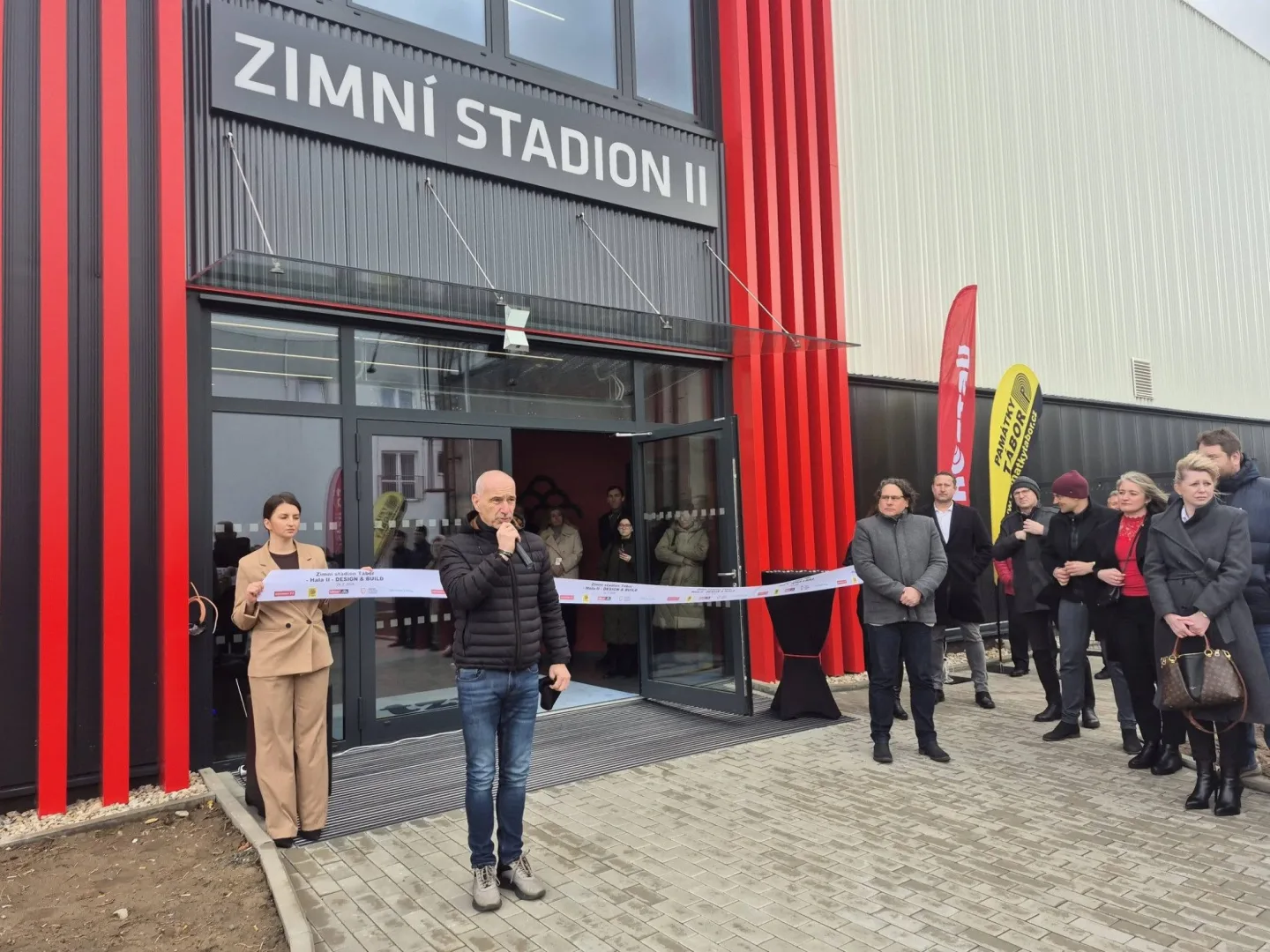 Nová ledová plocha v Táboře uleví přetíženému stadionu, stála 180 milionů korun