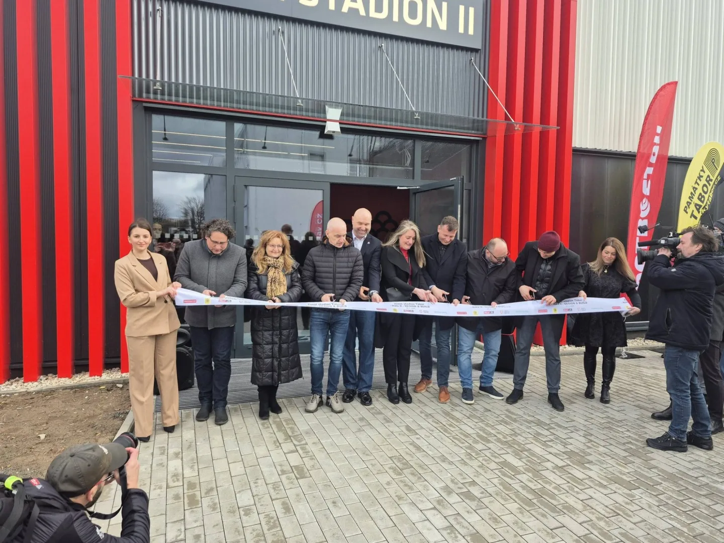 Nová ledová plocha v Táboře uleví přetíženému stadionu, stála 180 milionů korun