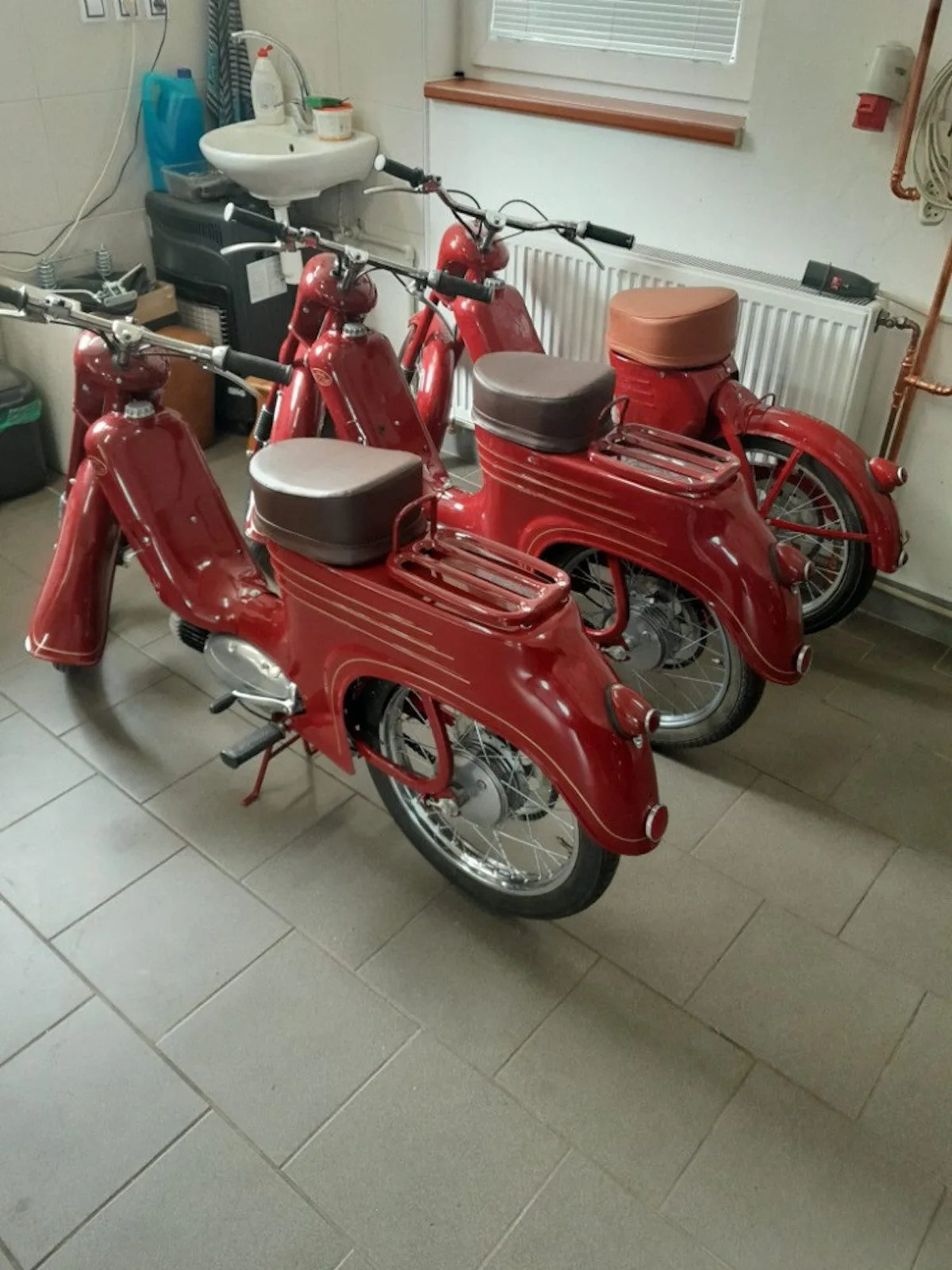 Policie dopadla zloděje vzácných Jaw, po motorkách za milion však stále pátrá