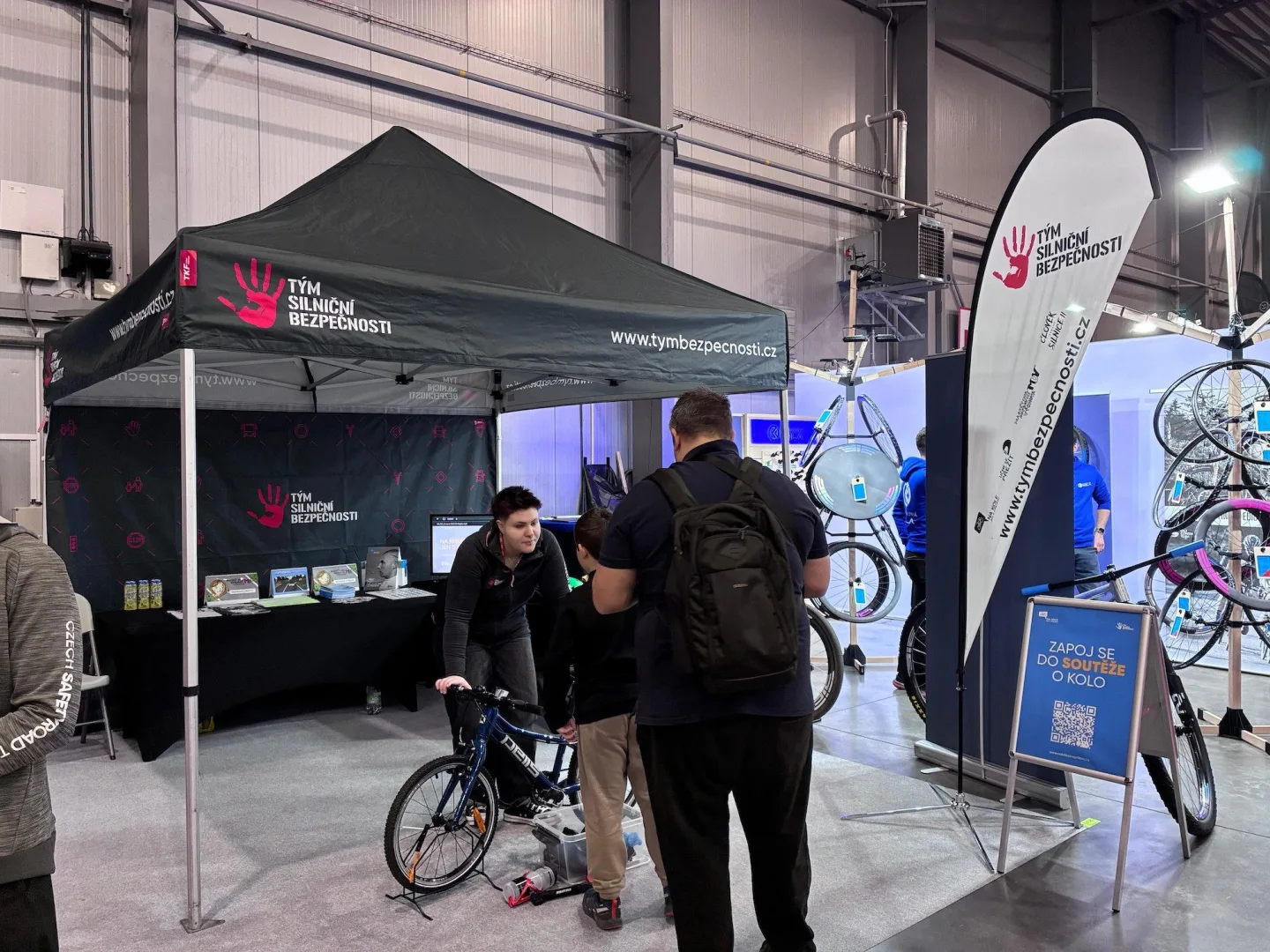Projekt Na kole jen s přilbou se představil na veletrhu FOR BIKES