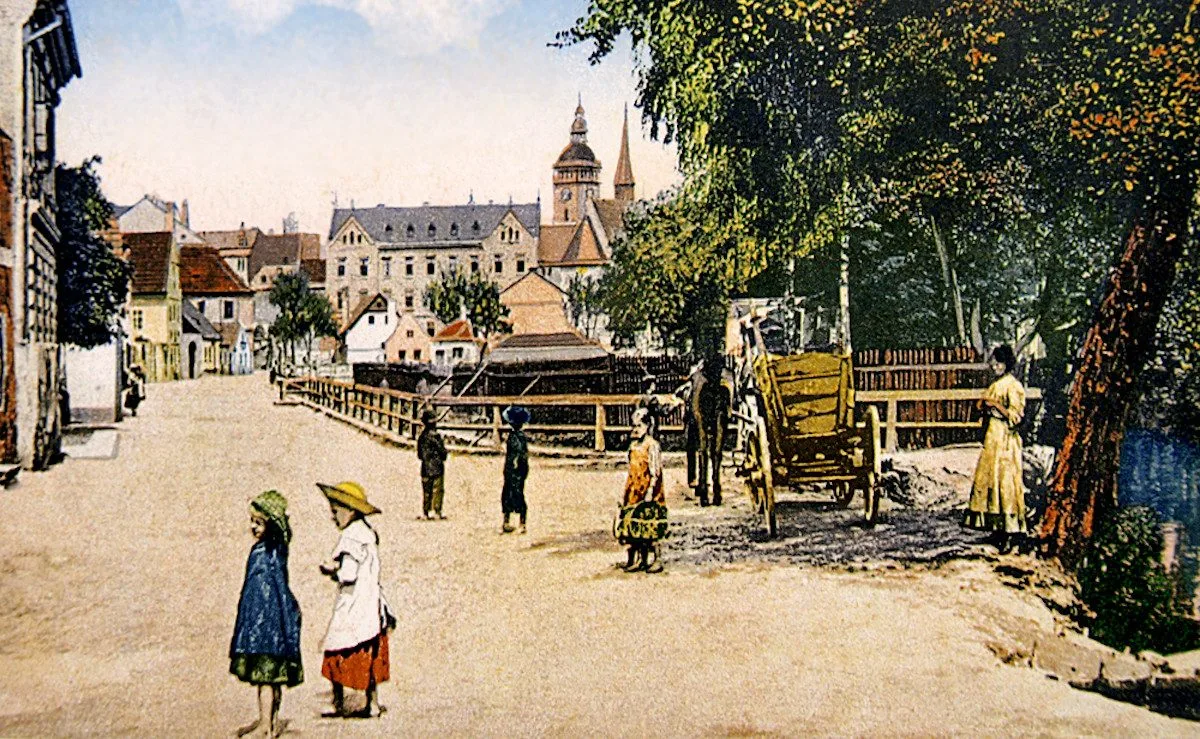 DRBNA HISTORIČKA: Sto let plánů na Senovážném náměstí. Tržnice, Stalinův pomník ani divadlo neprošly