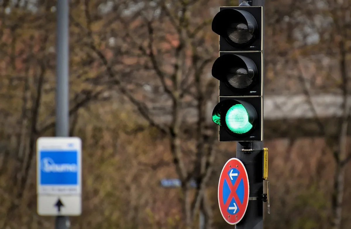 Semafory zhasnou. Plánované vypnutí proudu zkomplikuje dopravu