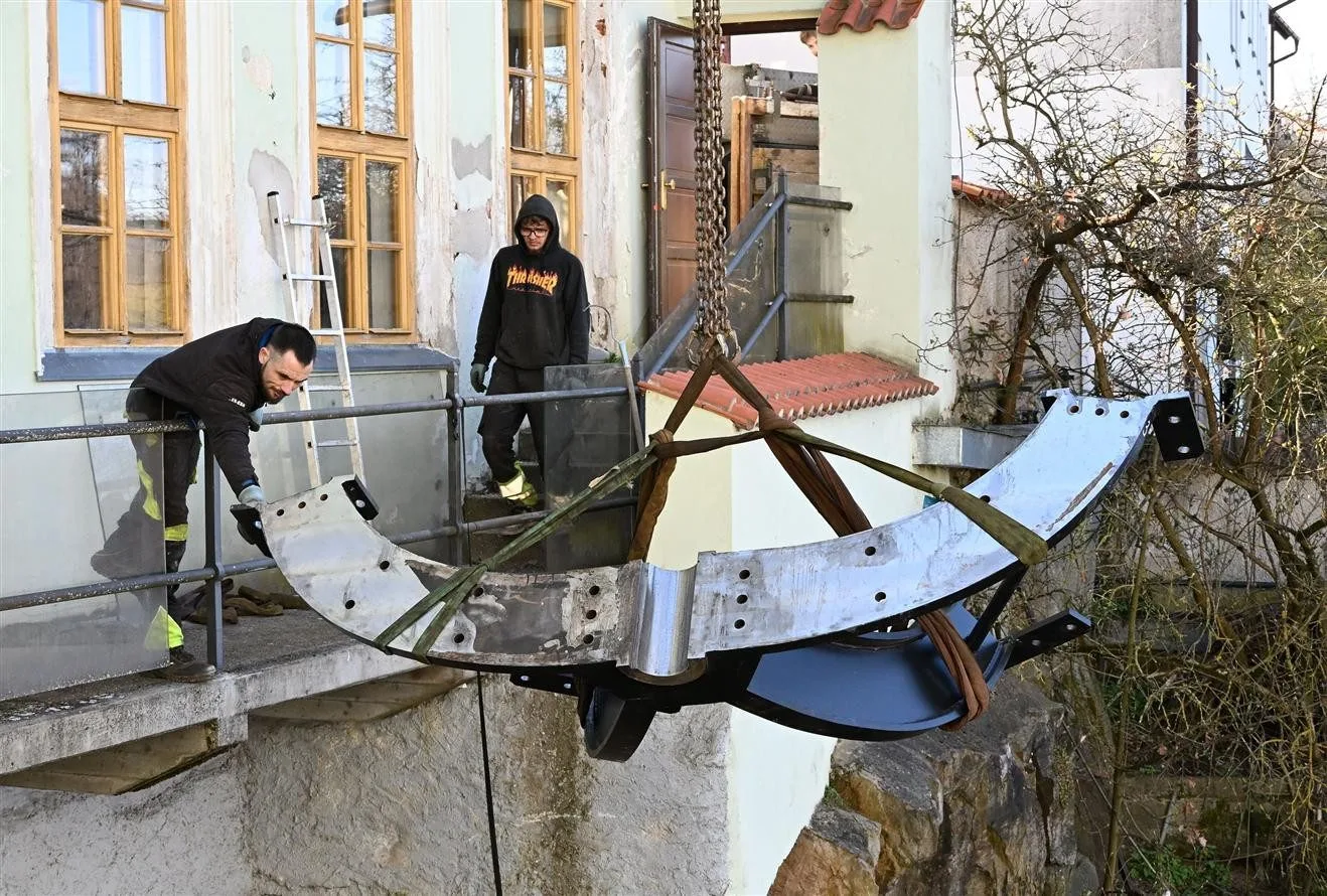 Do Křižíkovy elektrárny v Písku se vrací historické turbíny, budou opět vyrábět elektřinu