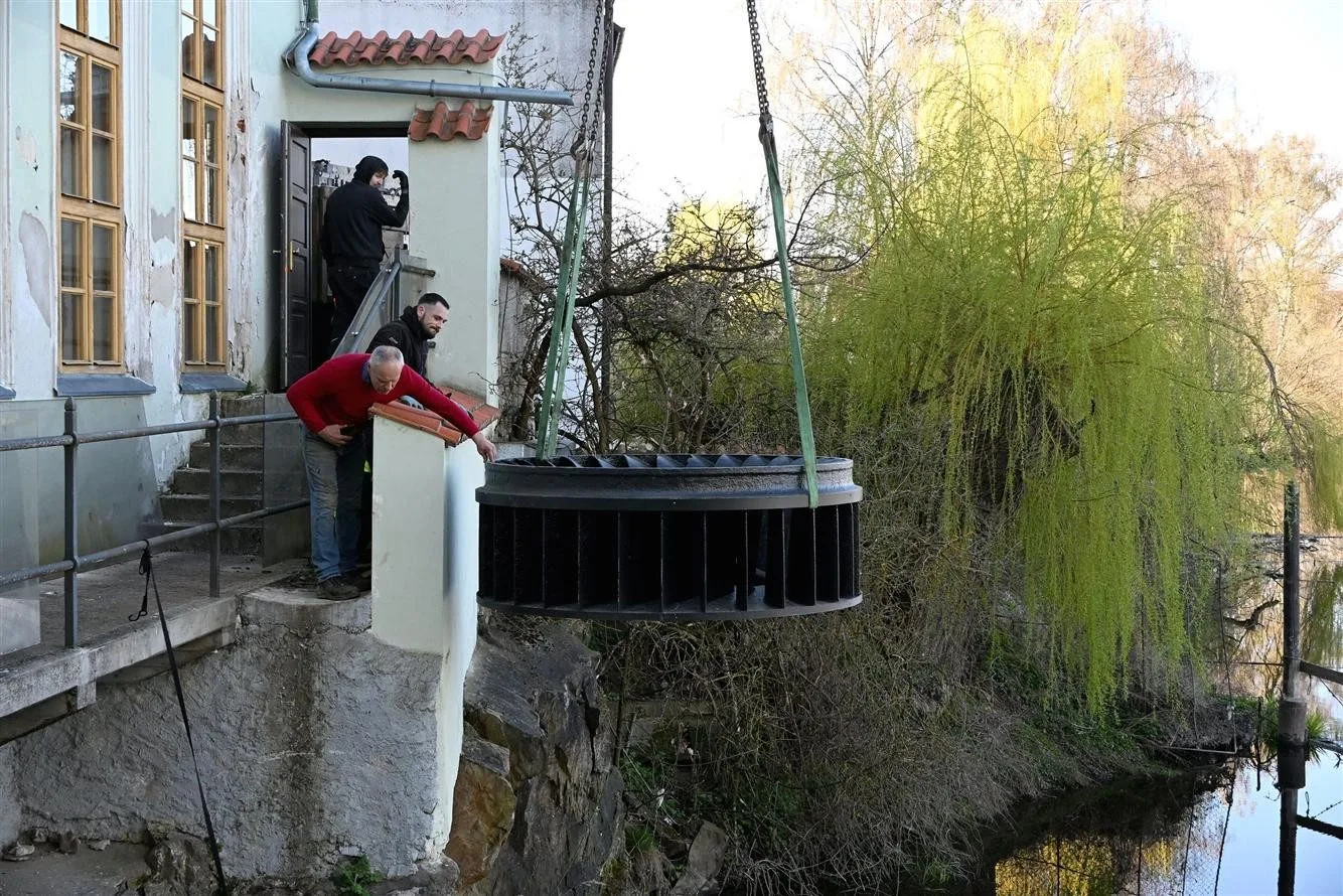 Do Křižíkovy elektrárny v Písku se vrací historické turbíny, budou opět vyrábět elektřinu
