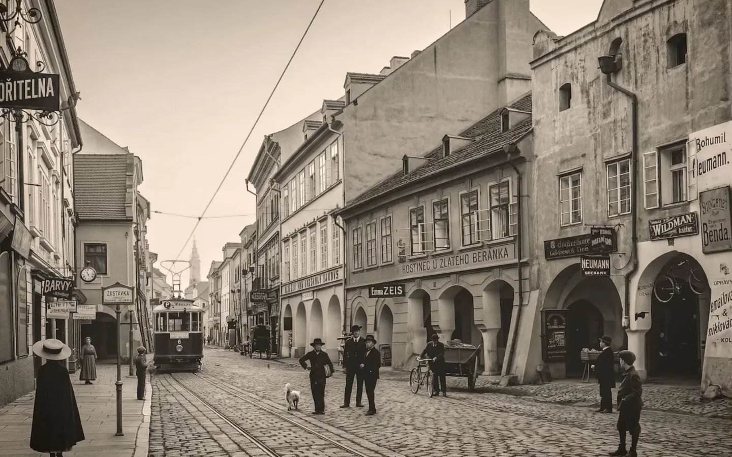České Budějovice objektivem Milana Bindera a perem Martina Maršíka: Staré pohlednice ožívají