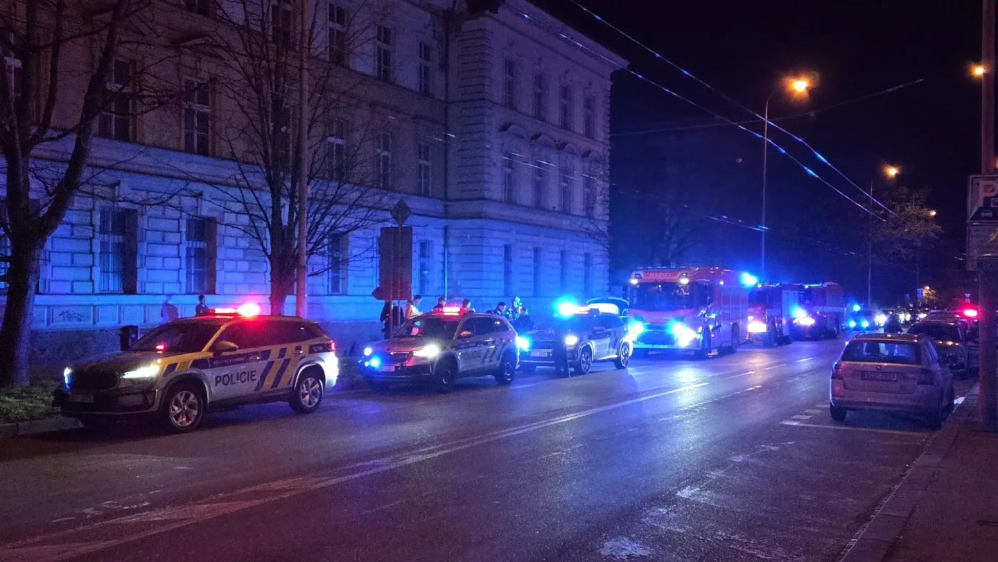 FOTO: Umělá krev a zásah proti útočníkovi. Policie i záchranáři trénovali u Mercury