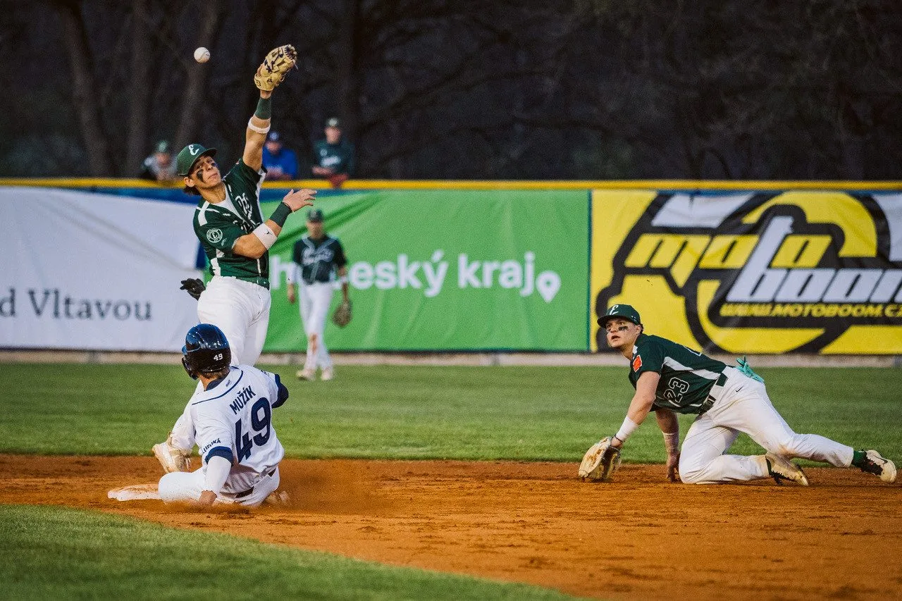 Čarodějnice a extraligový baseball pod světly. Hluboká zve ve čtvrtek celé rodiny