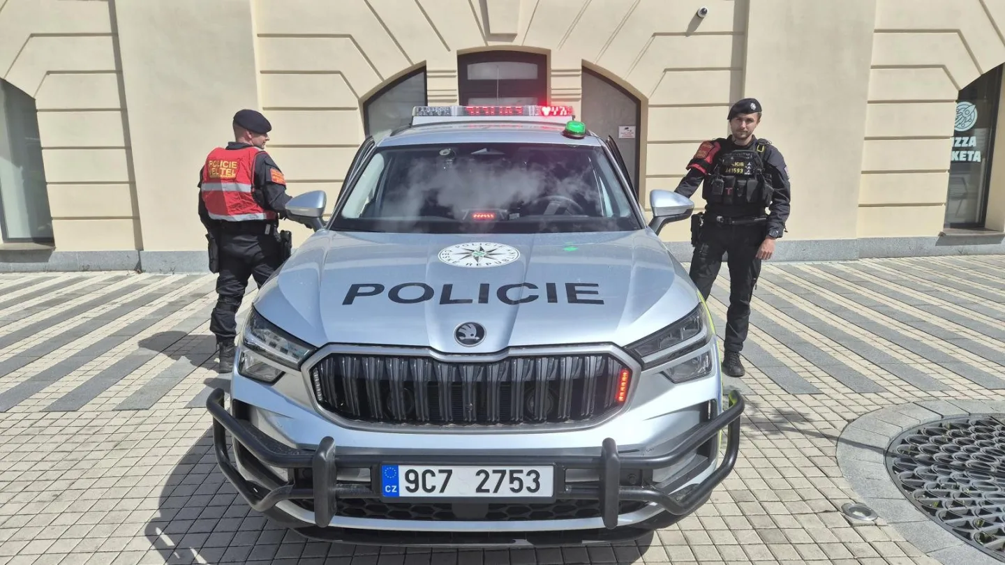 Budějovičtí policisté mají nové Kodiaqy, v kufru vozí žebřík i defibrilátor